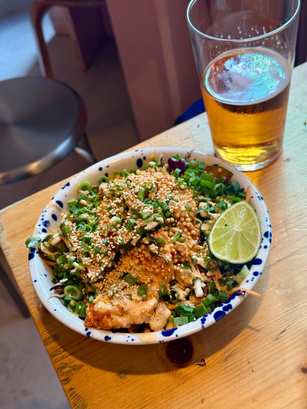 Asiatisk inspirerad kycklingsallad